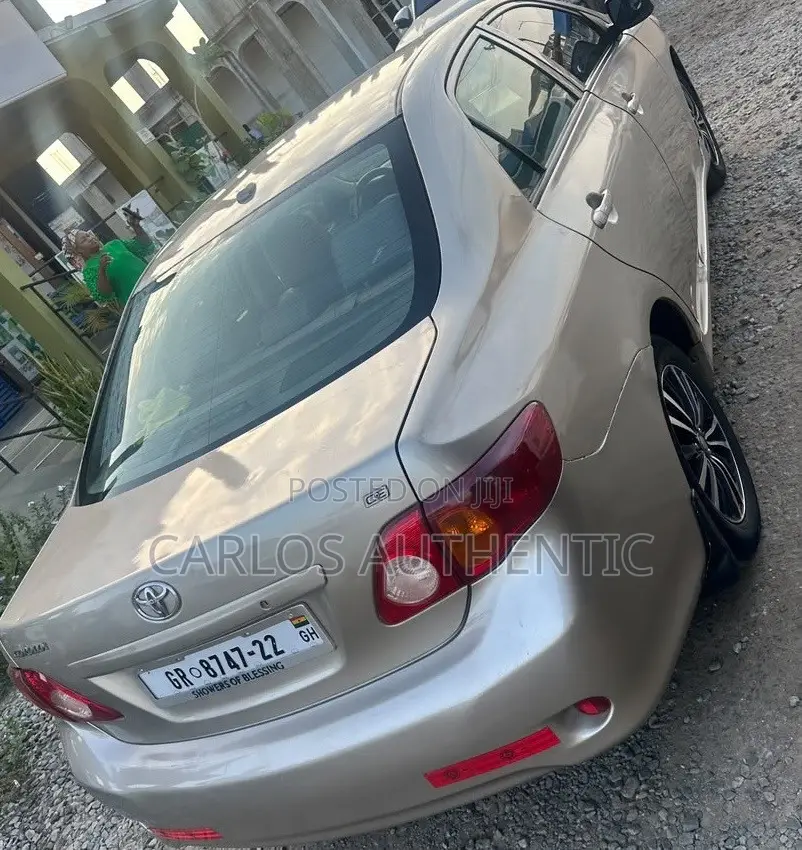 Toyota Corolla LE 4dr Sedan (1.8L 4cyl 4A) 2010 Silver