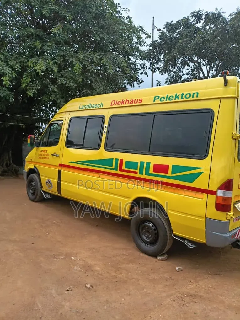 Mercedes-Benz Sprinter 2014 Yellow