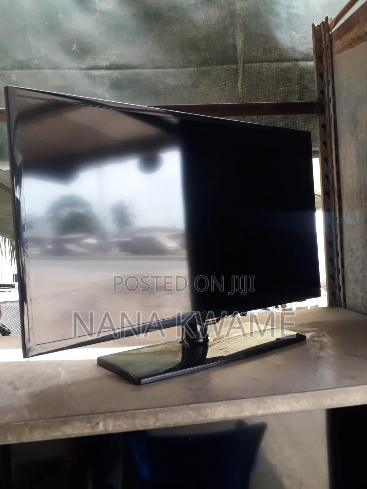 Samsung 32 Smart TV