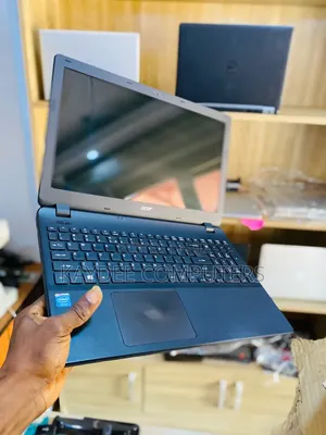 Laptop Acer Aspire ES1 8GB Intel HDD 500GB