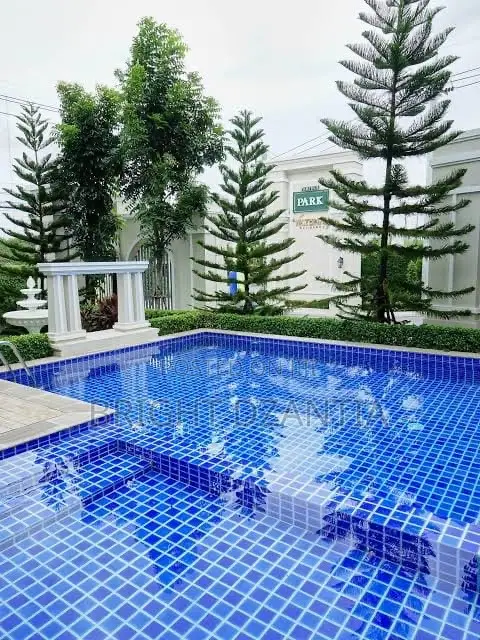 Sky High Swimming Pools