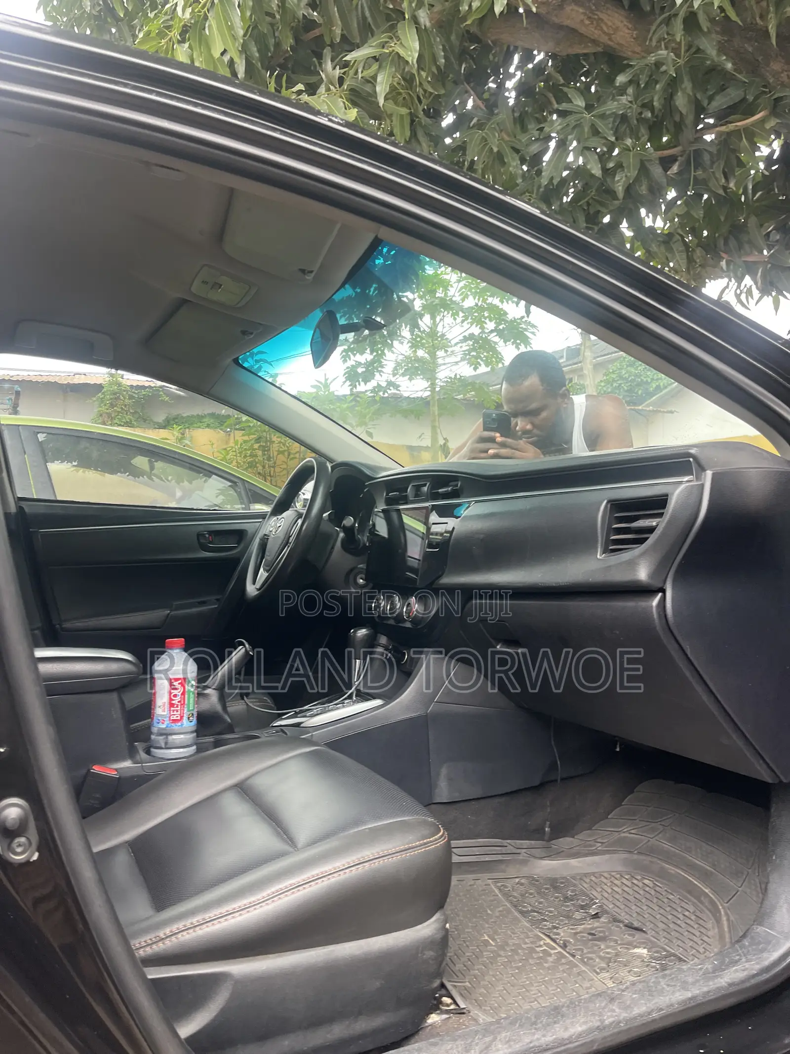 Toyota Corolla LE (1.8L 4cyl 2A) 2018 Black