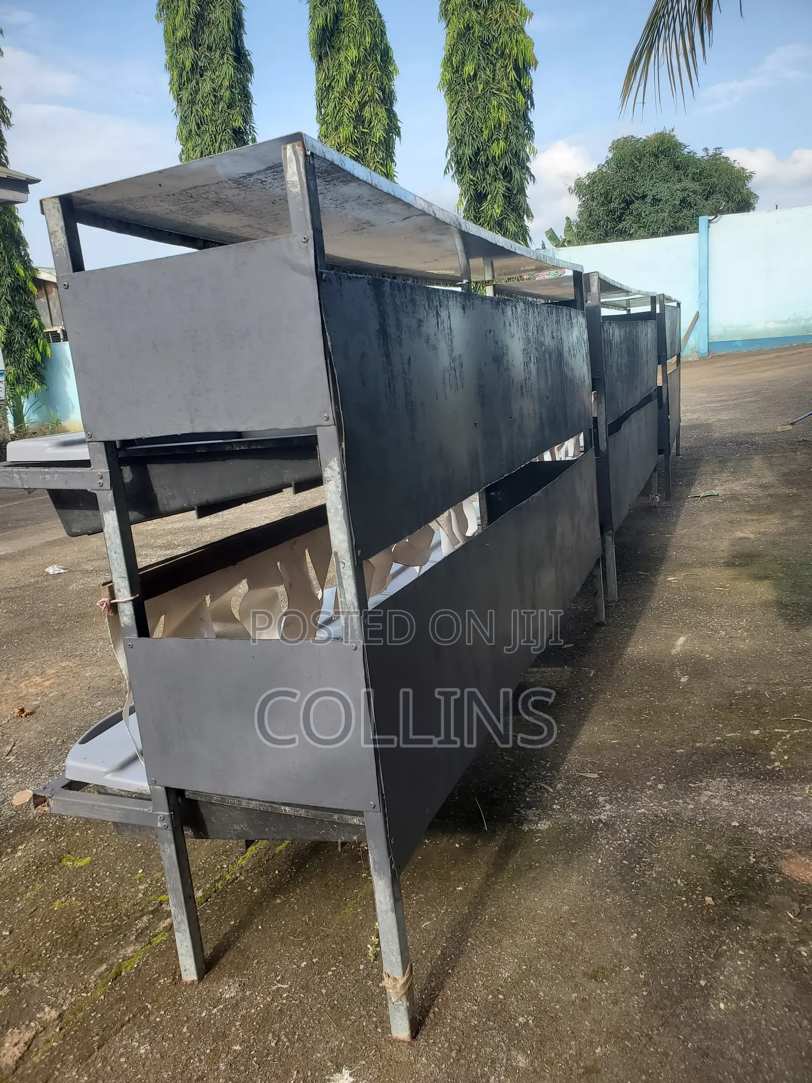 'Roll Away' Laying Nests for Sale [Refurbished]