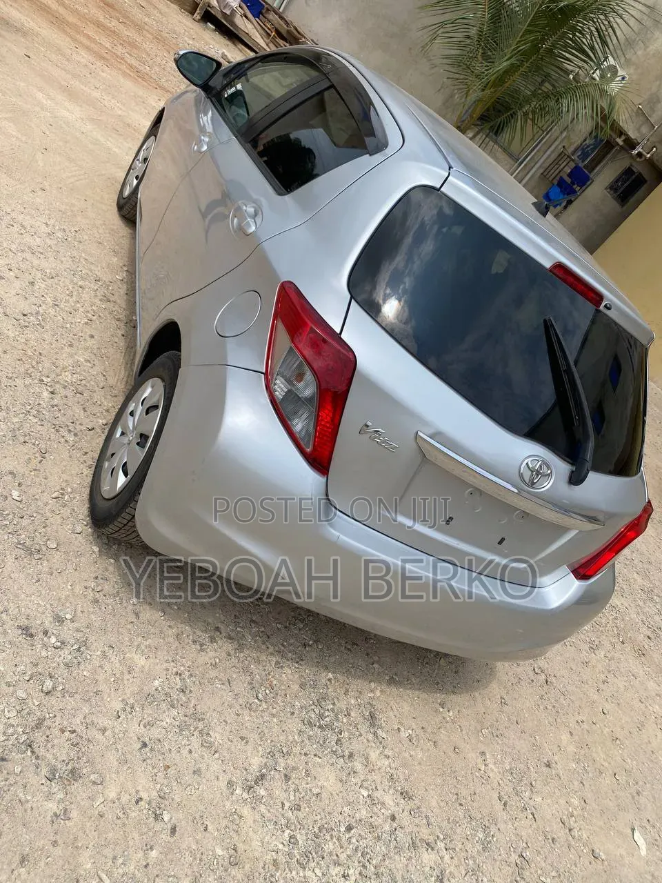 Toyota Vitz 2012 Silver