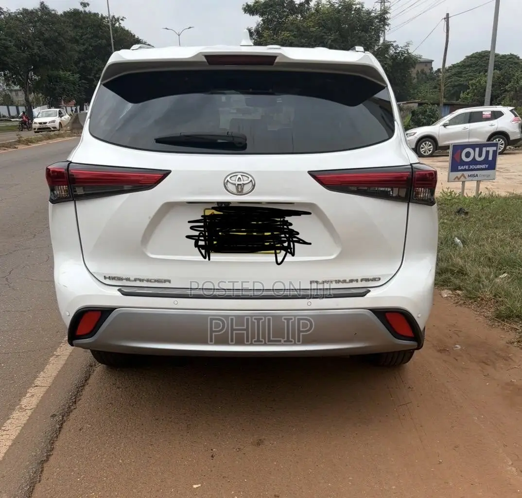 Toyota Highlander Platinum AWD 2023 White
