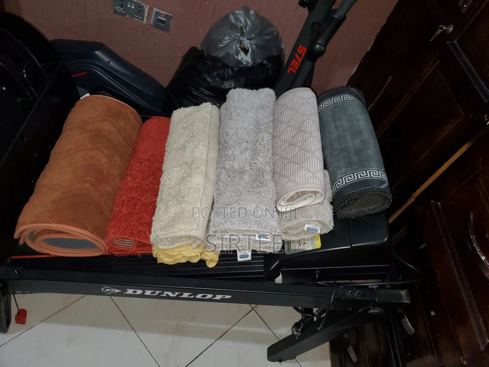 Bathroom Toilet Accesories/-Relocation Sale-Everything Must Go