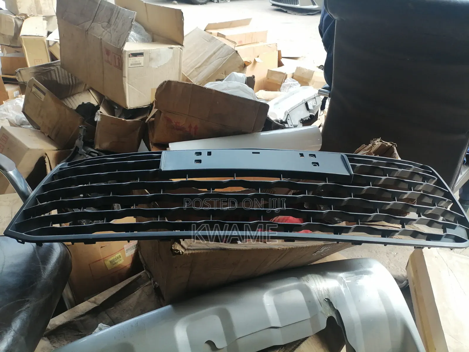 Front Down Grille Pajero Sports 1999-2006