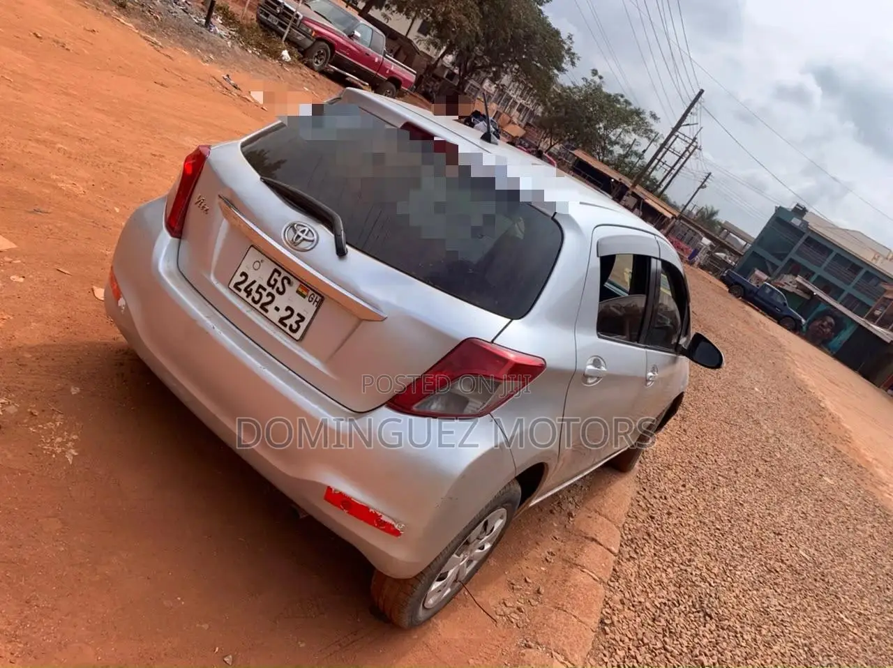 Toyota Vitz 2012 Silver