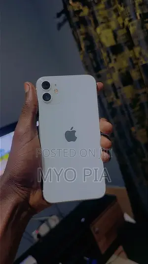 New Apple iPhone 11 128 GB White