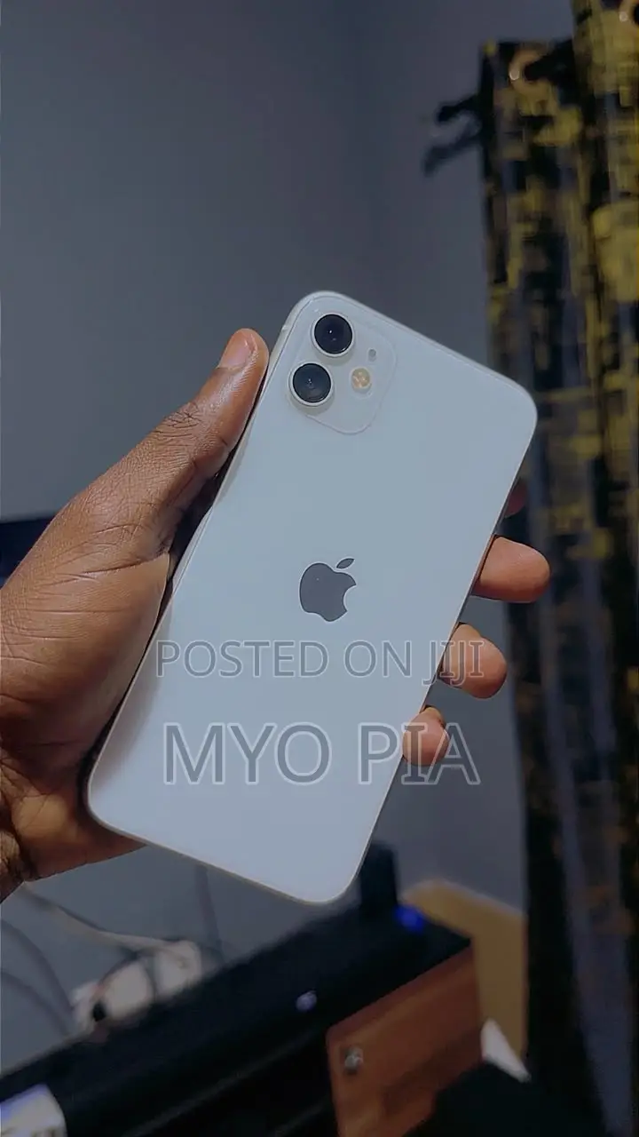New Apple iPhone 11 128 GB White