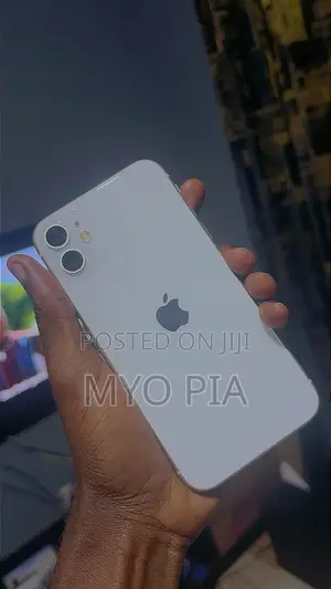 New Apple iPhone 11 128 GB White