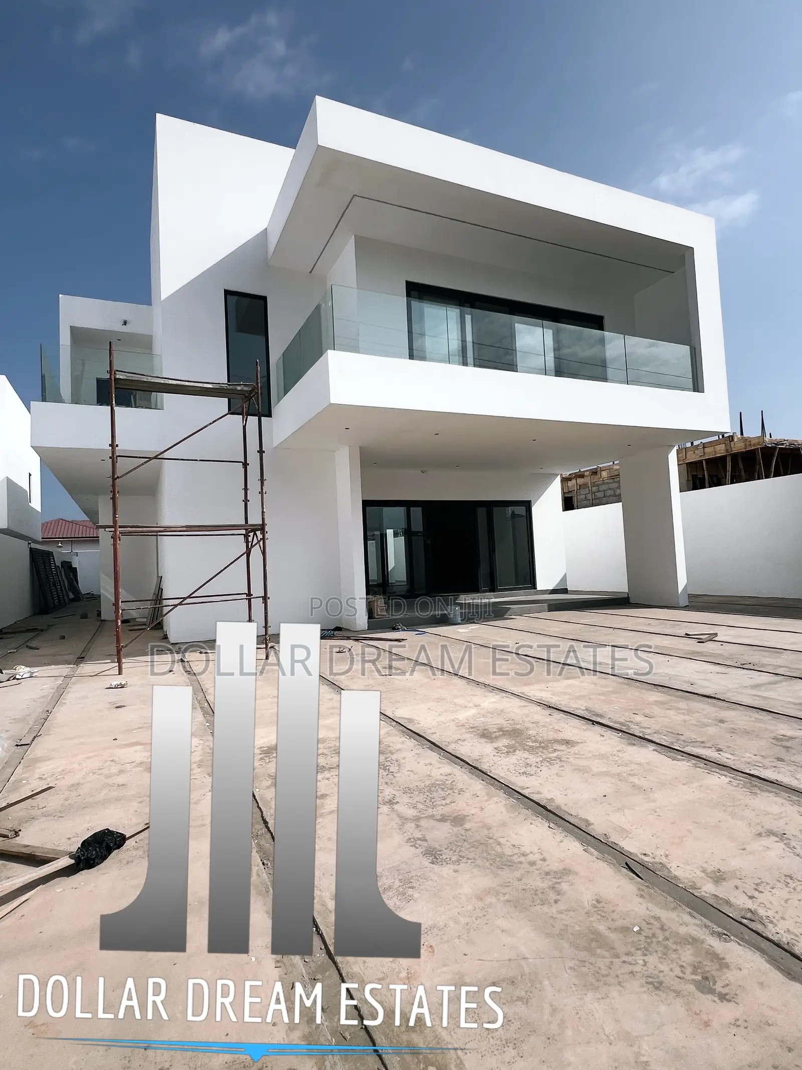 6bdrm House in Adjiriganor for sale