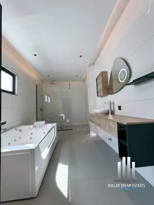 6bdrm House in Adjiriganor for sale