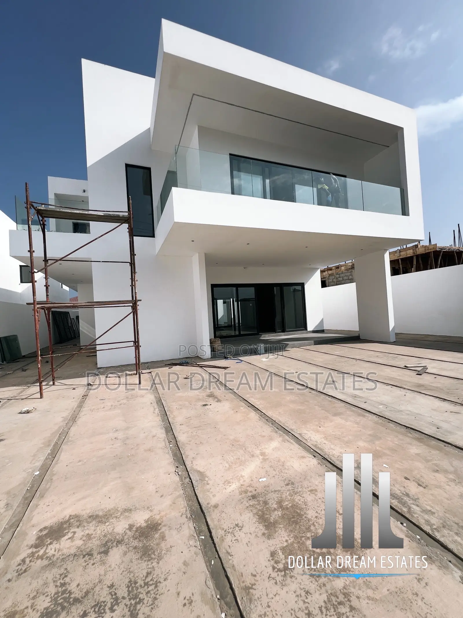 6bdrm House in Adjiriganor for sale