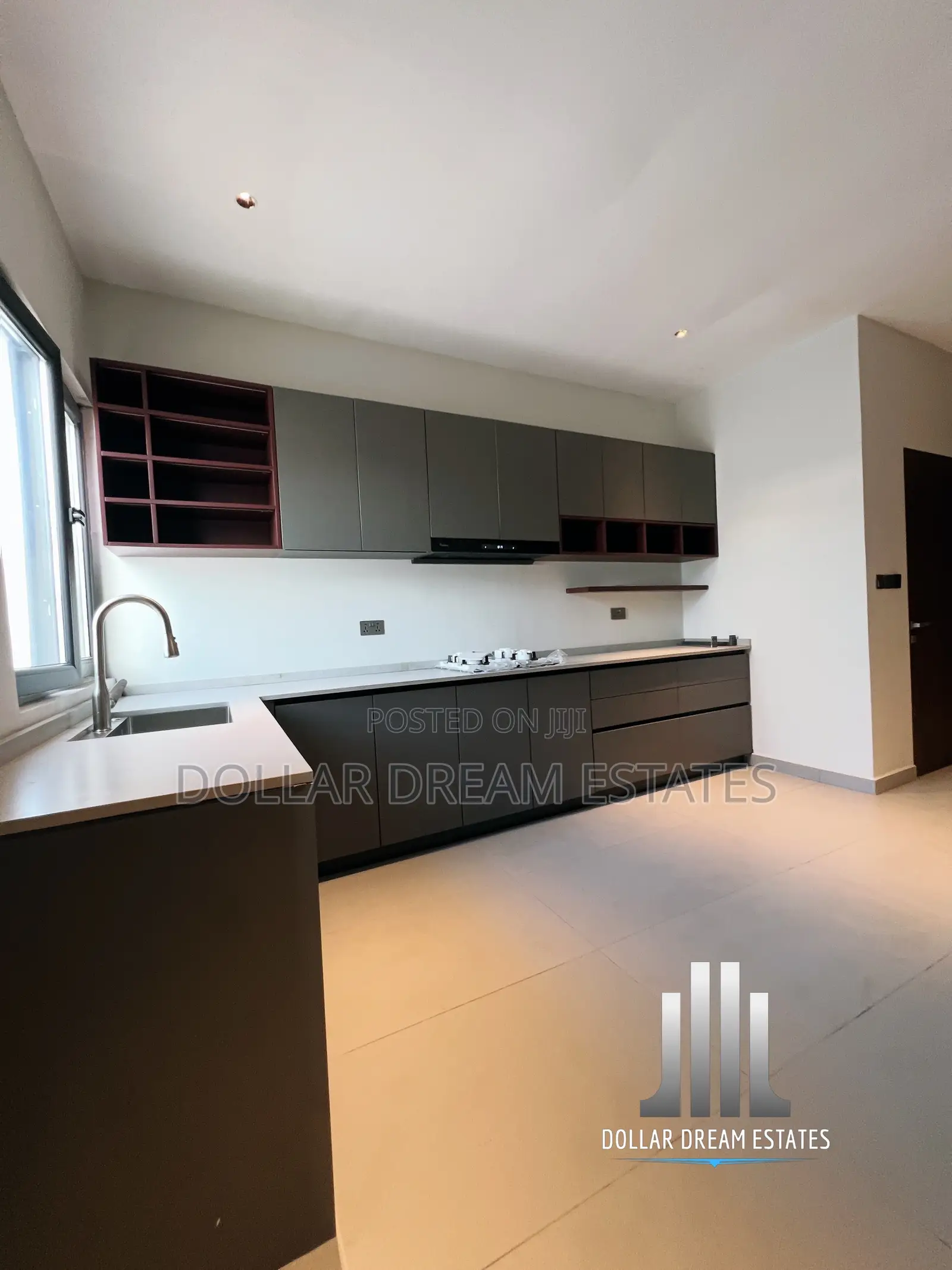 6bdrm House in Adjiriganor for sale