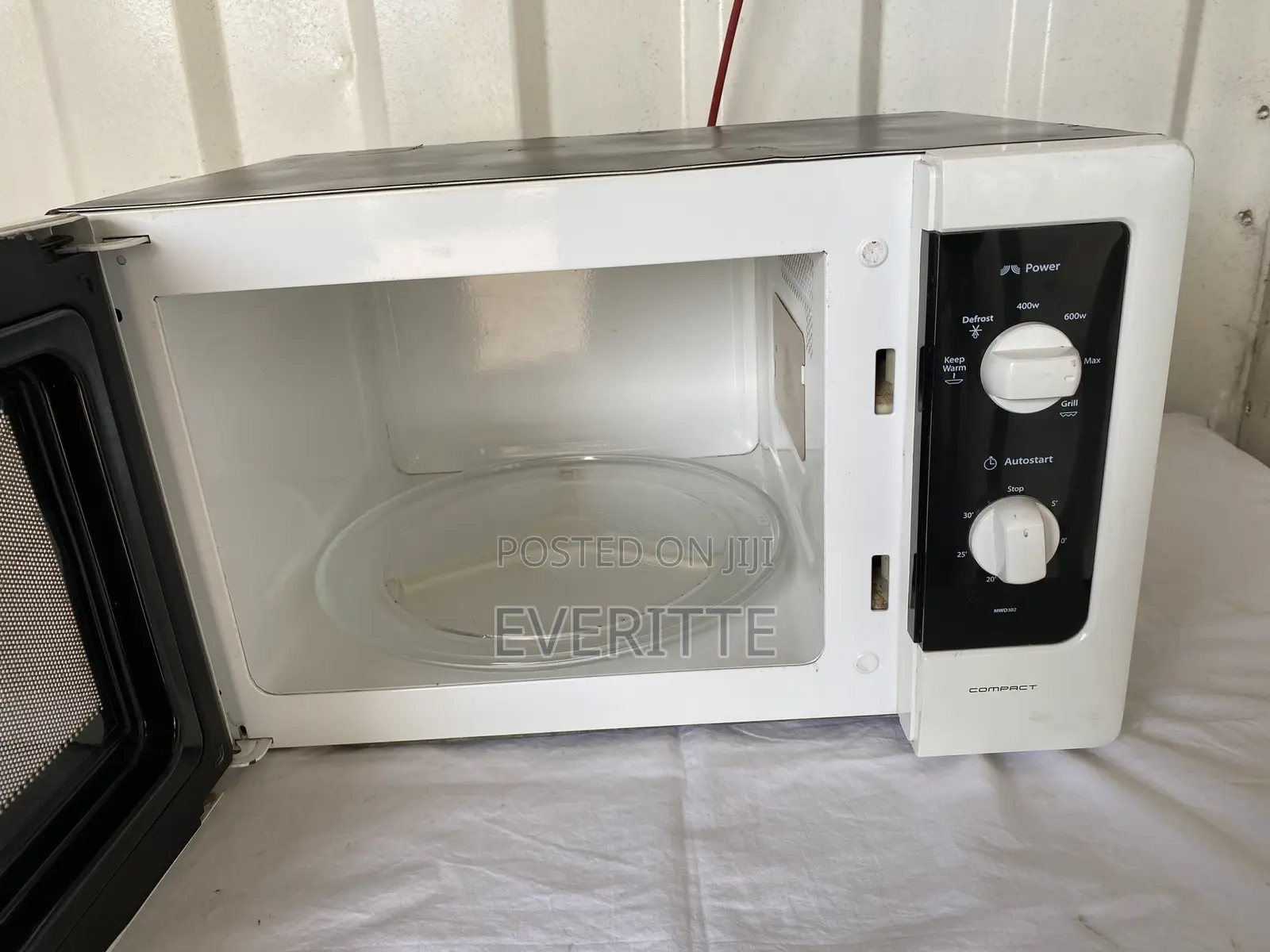 Clean Whirlpool 23L Grill Microwave Oven