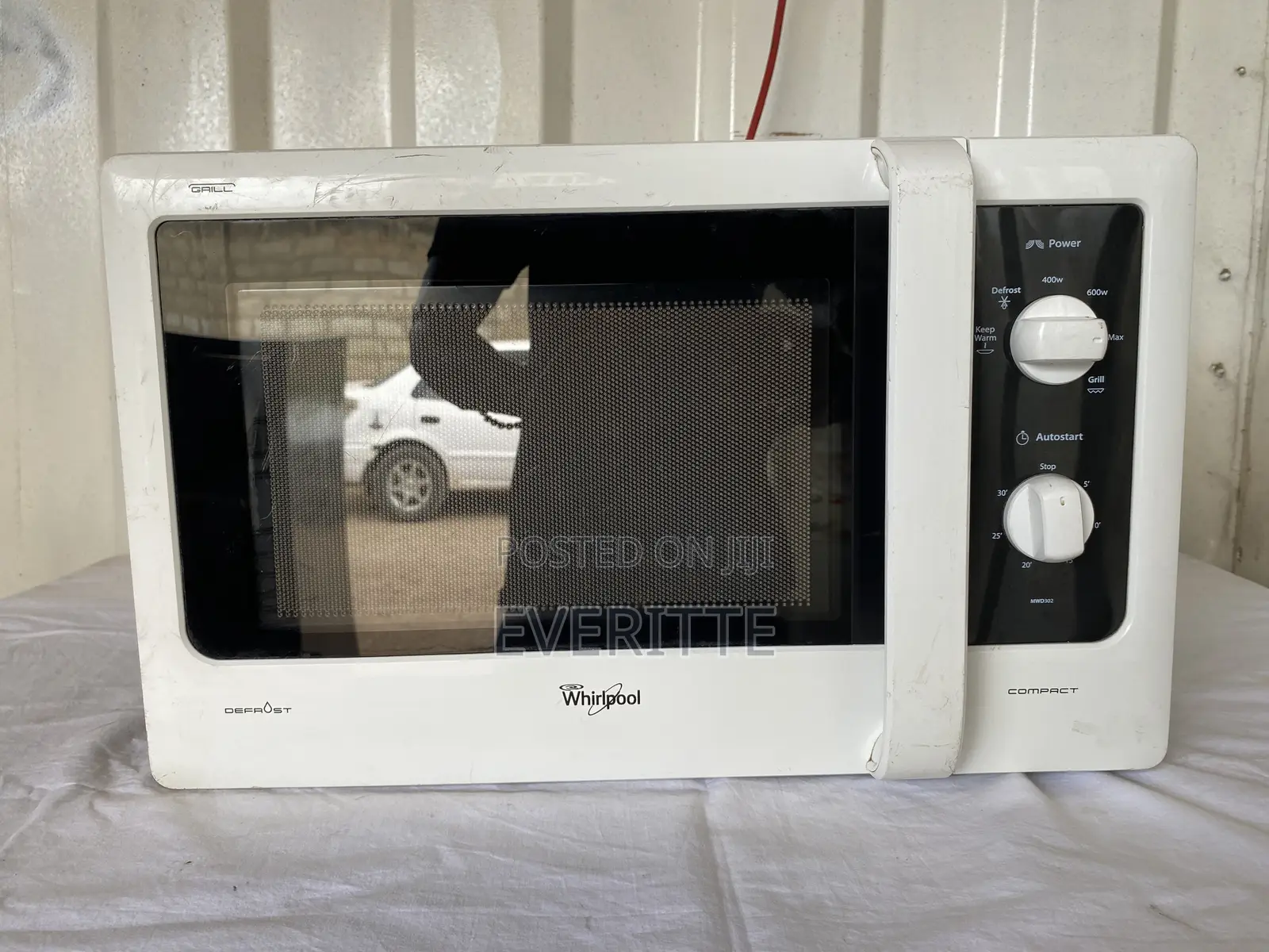 Clean Whirlpool 23L Grill Microwave Oven