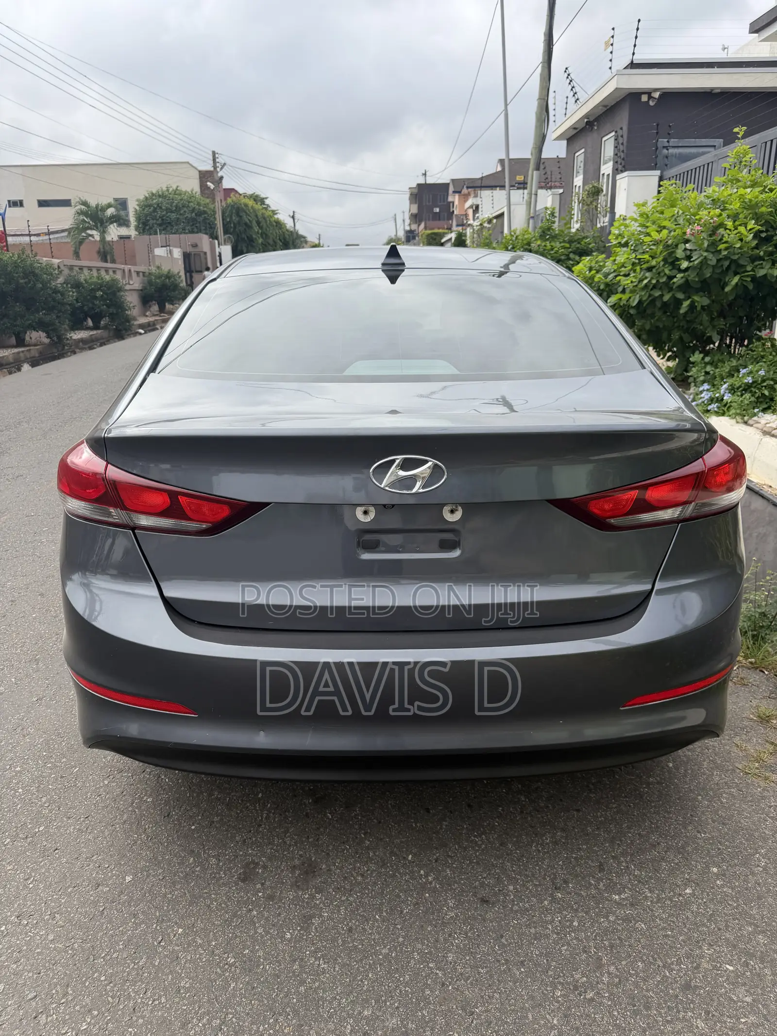 Hyundai Elantra Limited Sedan FWD (1.8L 4cyl 6A) 2013 Gray