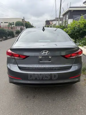 Hyundai Elantra Limited Sedan FWD (1.8L 4cyl 6A) 2013 Gray