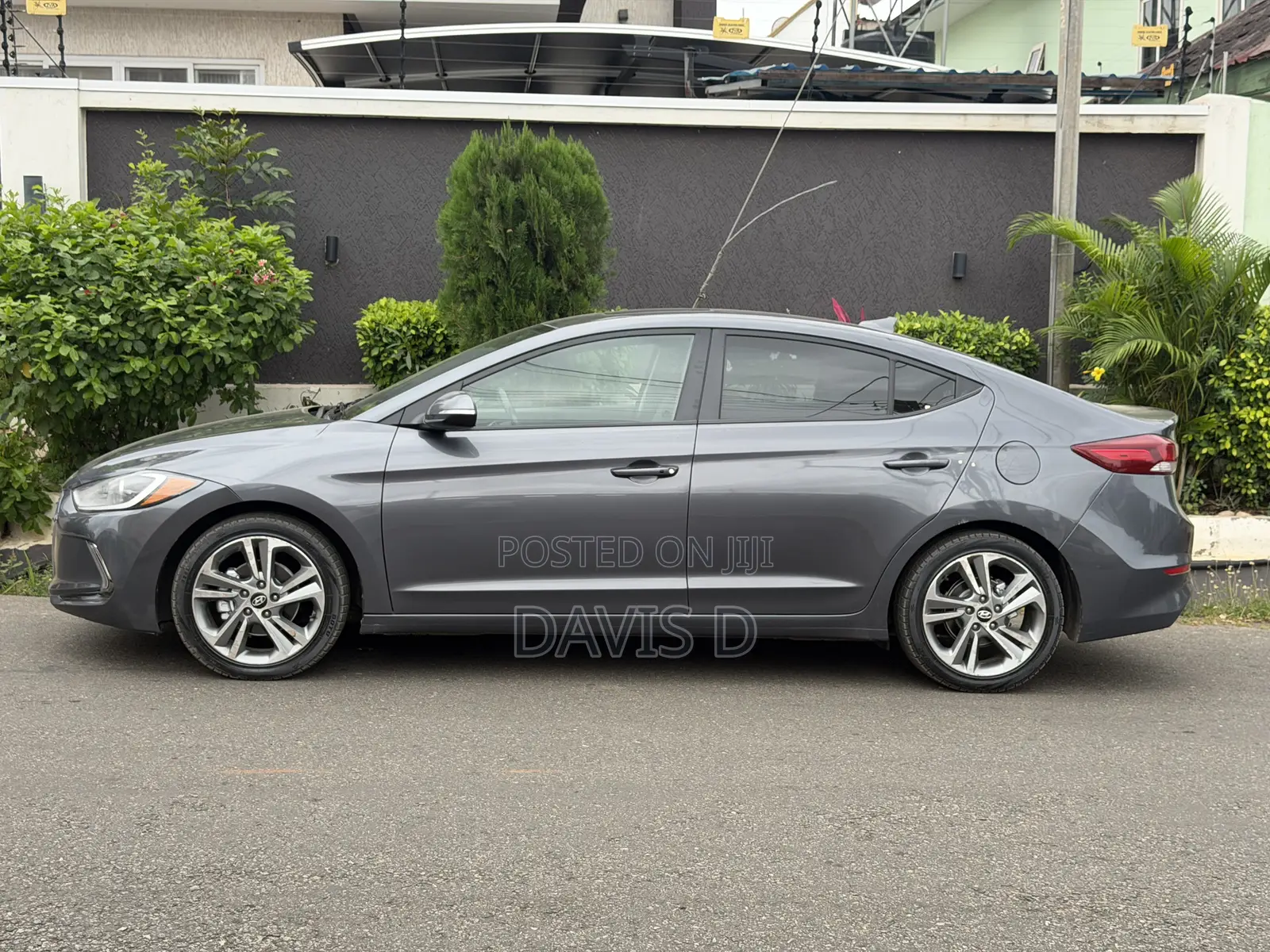 Hyundai Elantra Limited Sedan FWD (1.8L 4cyl 6A) 2013 Gray