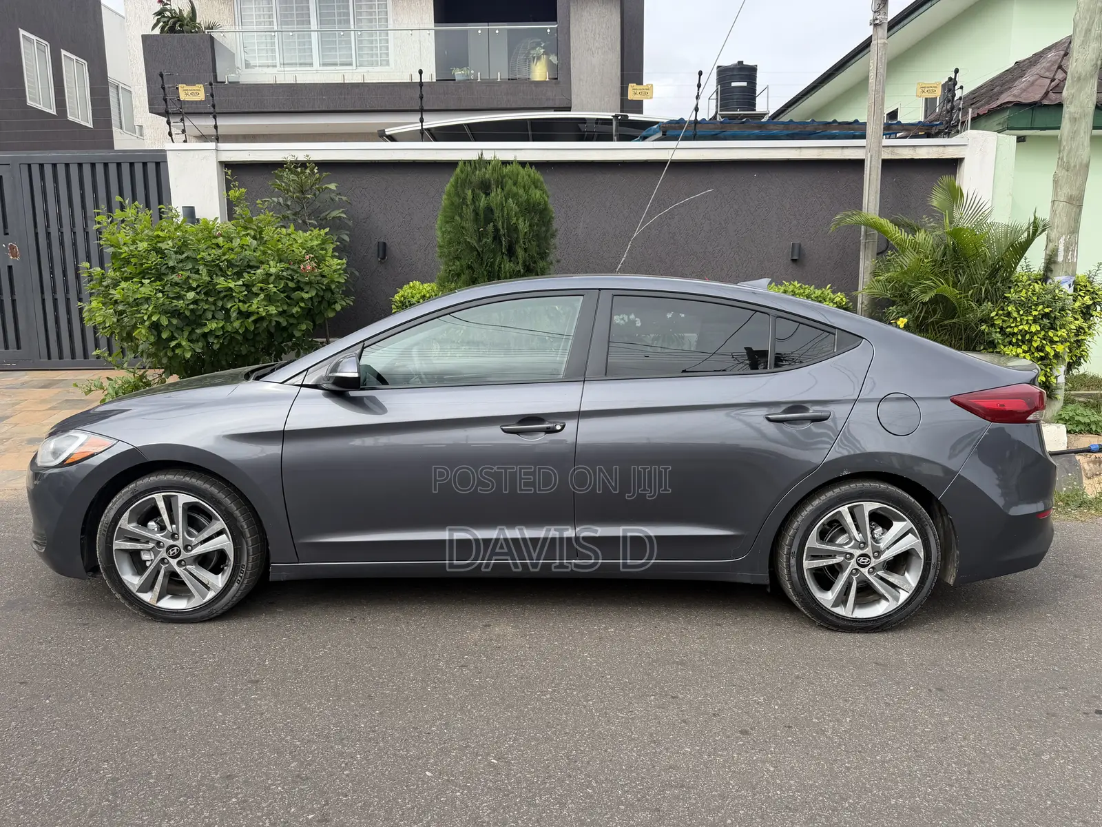 Hyundai Elantra Limited Sedan FWD (1.8L 4cyl 6A) 2013 Gray