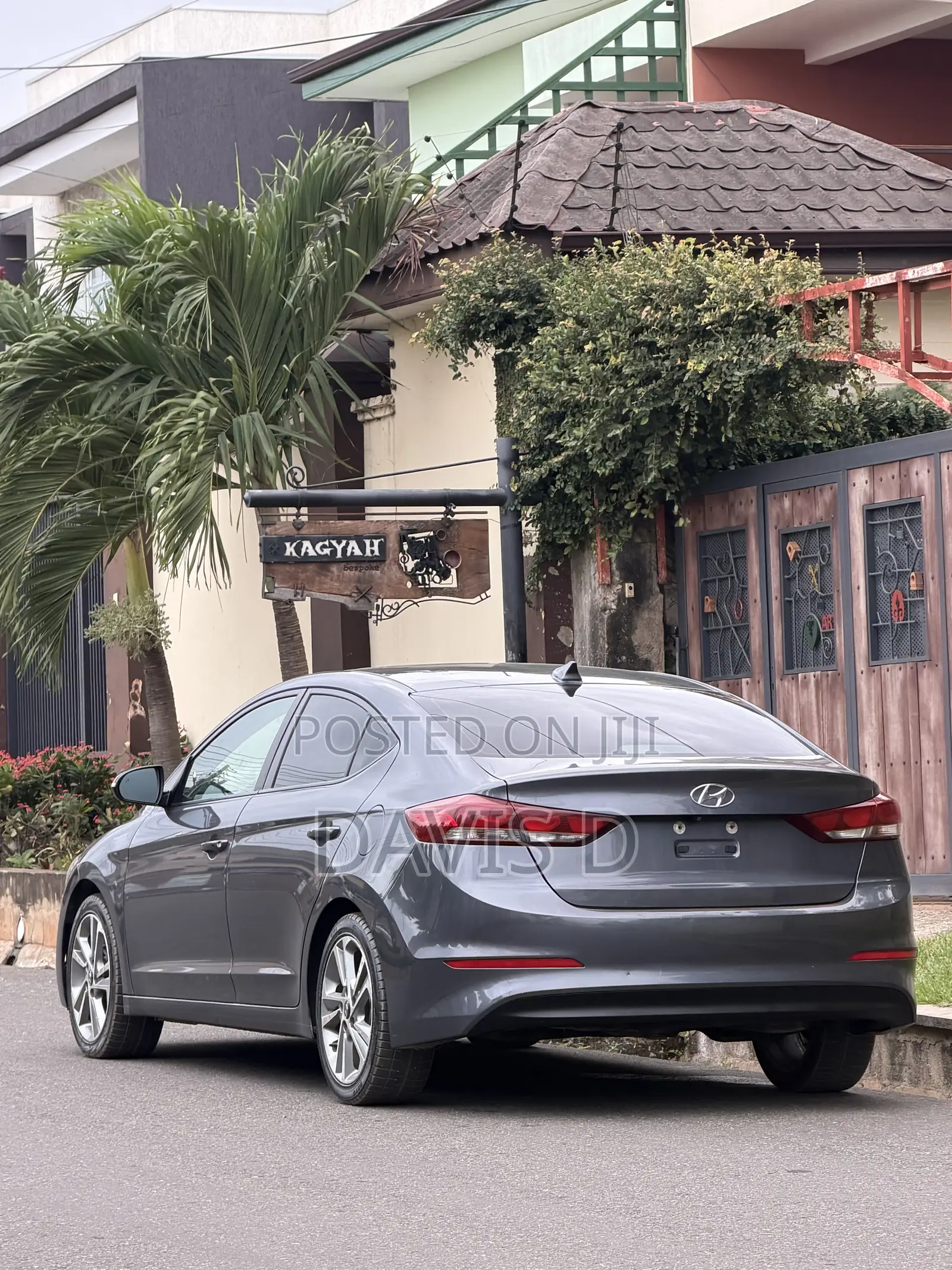 Hyundai Elantra Limited Sedan FWD (1.8L 4cyl 6A) 2013 Gray