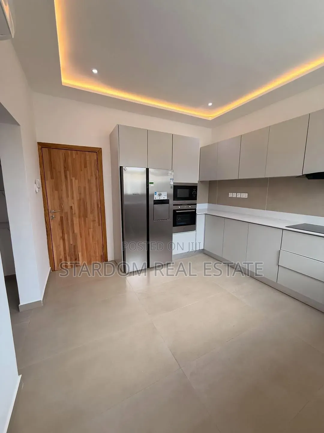 4bdrm Townhouse / Terrace in East Legon, A&C Mall Area for rent