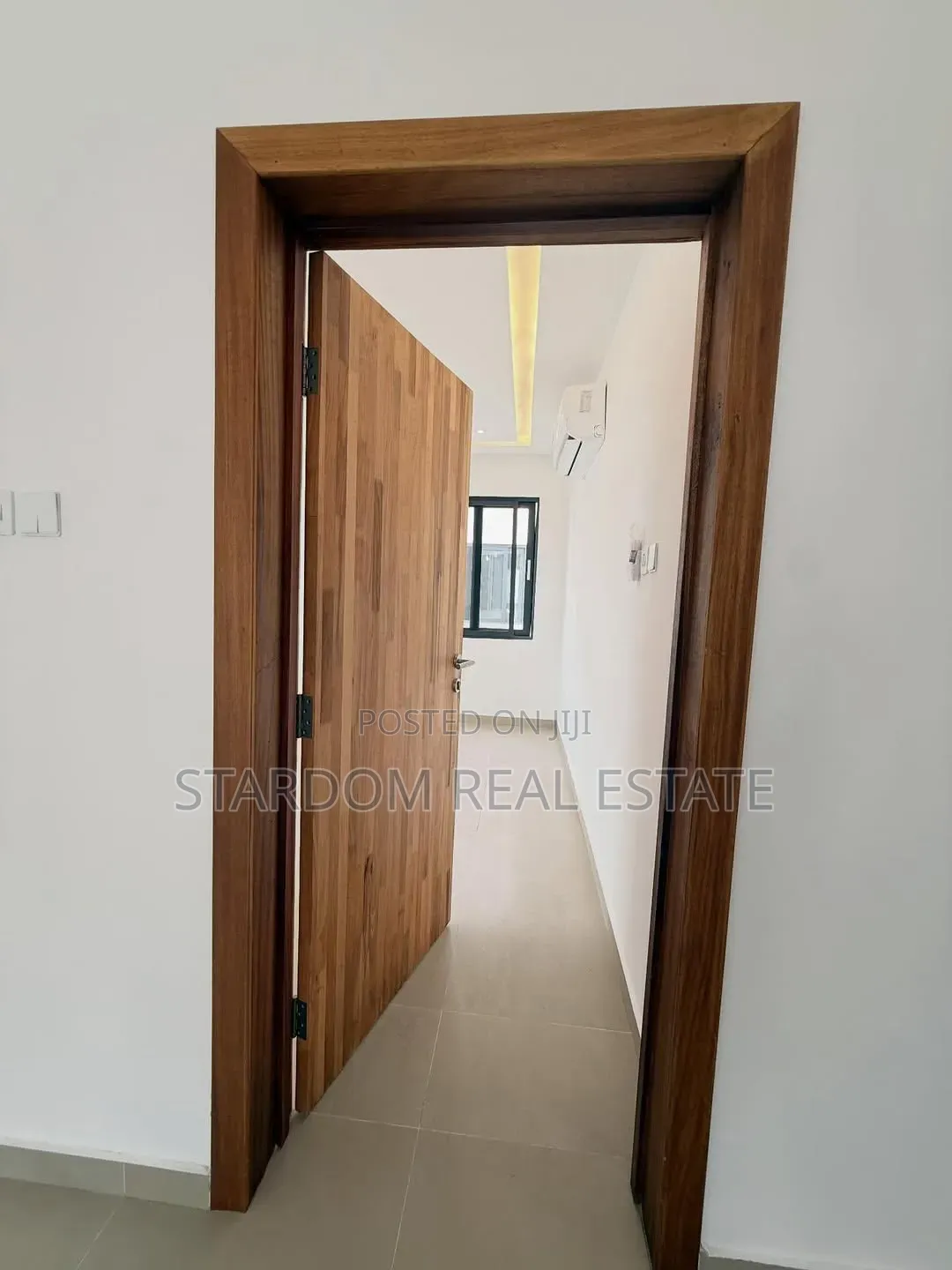 4bdrm Townhouse / Terrace in East Legon, A&C Mall Area for rent