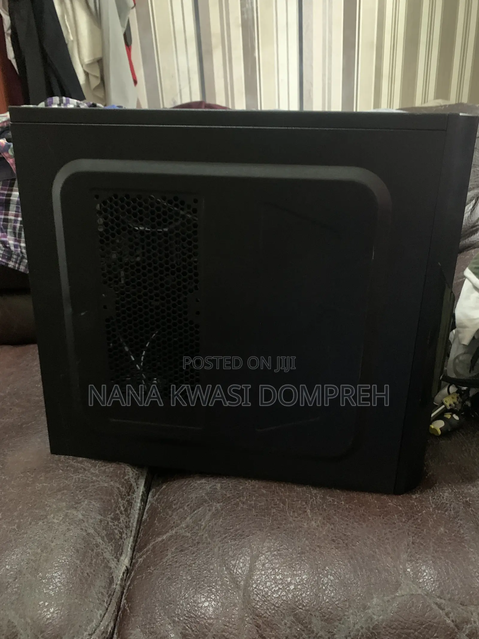 Desktop Computer Gigabyte 8GB AMD HDD+SSD 500GB