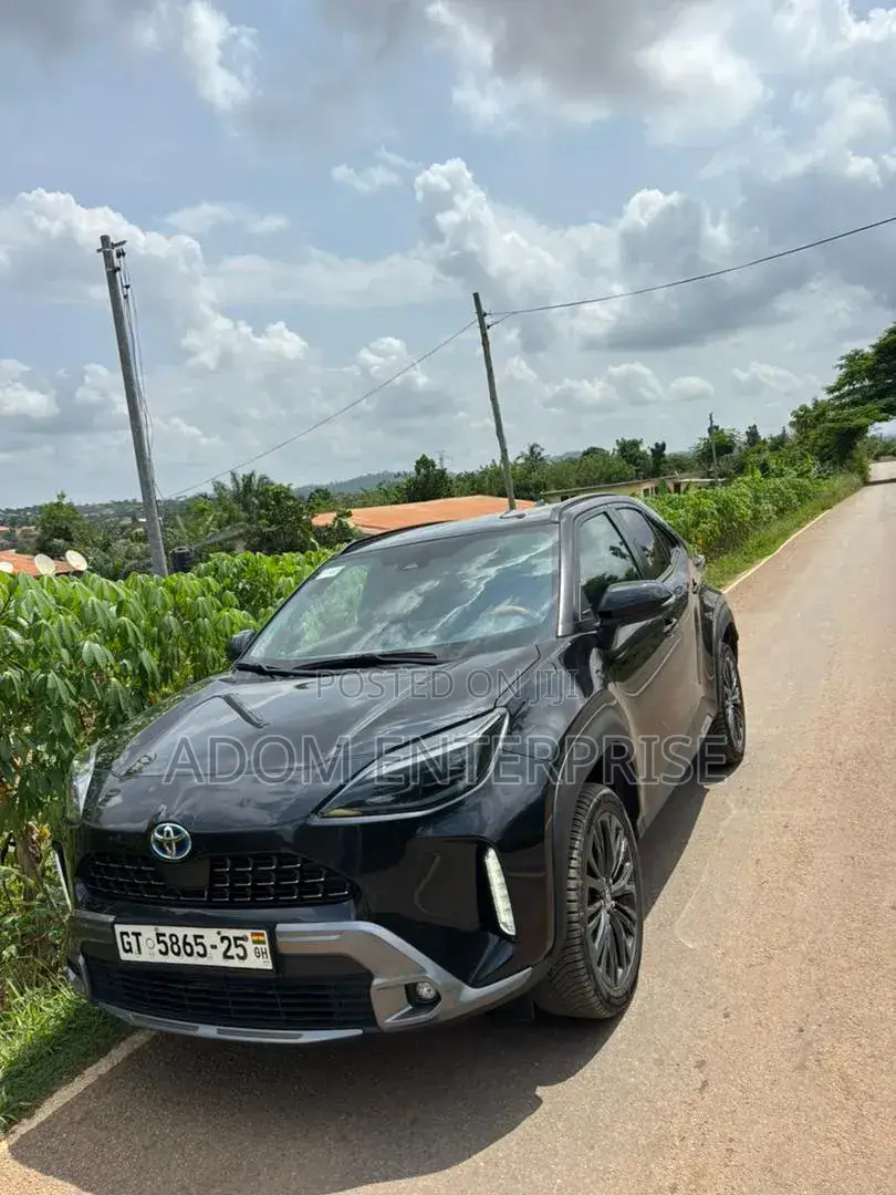 Toyota Yaris Cross 2024 Black