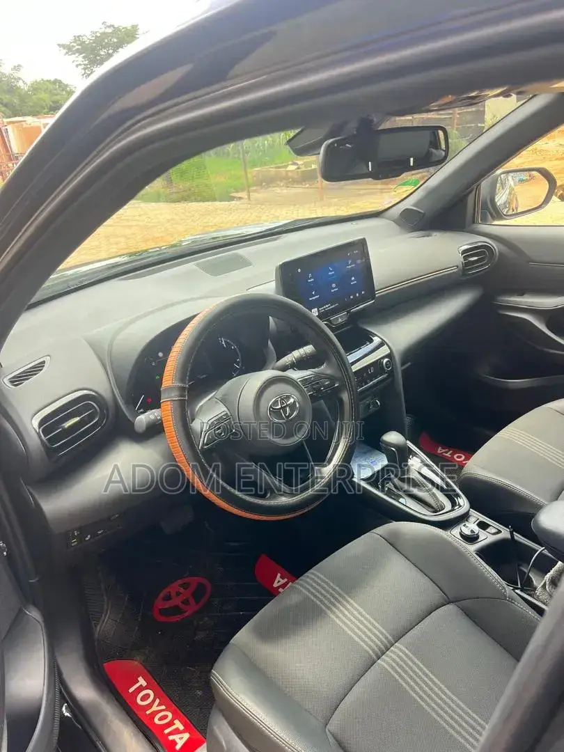 Toyota Yaris Cross 2024 Black