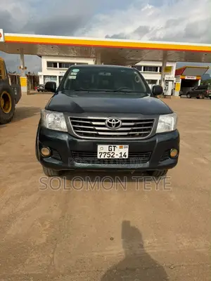 Toyota Hilux 2014 Black