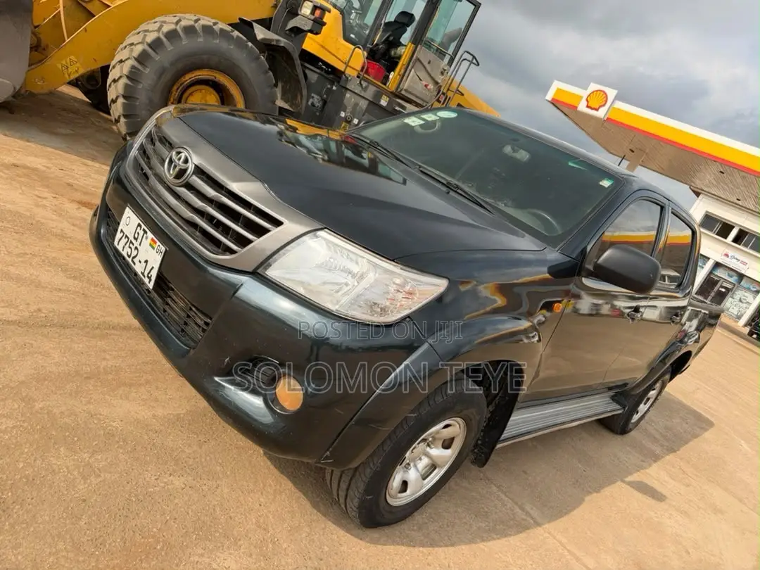 Toyota Hilux 2014 Black
