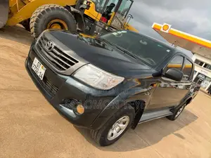 Toyota Hilux 2014 Black