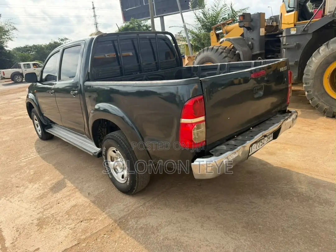 Toyota Hilux 2014 Black