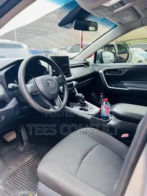 Toyota RAV4 2024 Silver