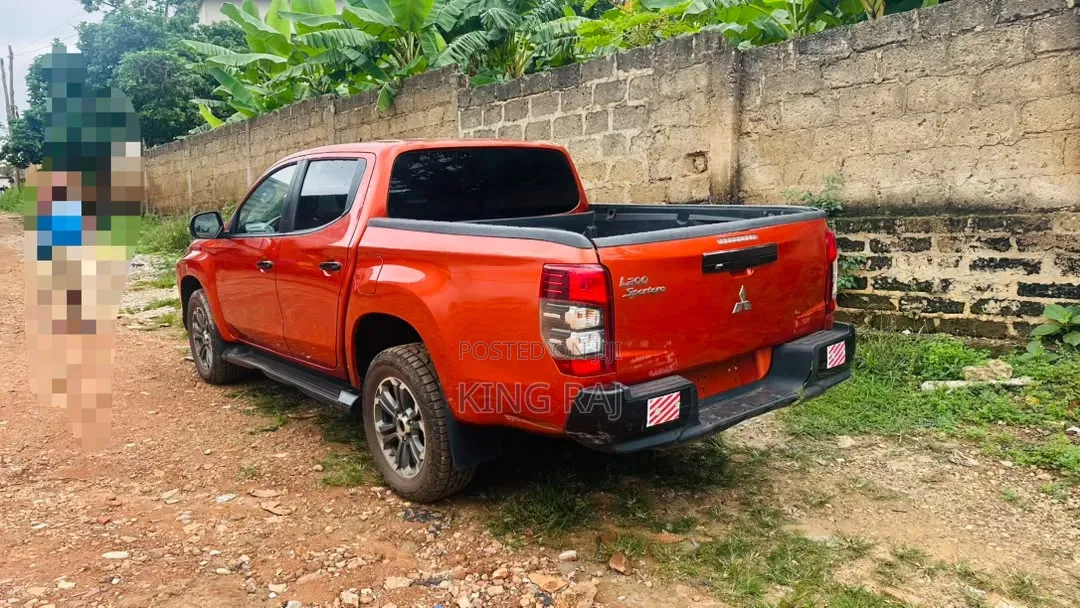 Mitsubishi L200 2023 Orange