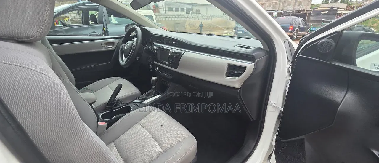 Toyota Corolla L 4dr Sedan (1.8L 4cyl 4A) 2015 White