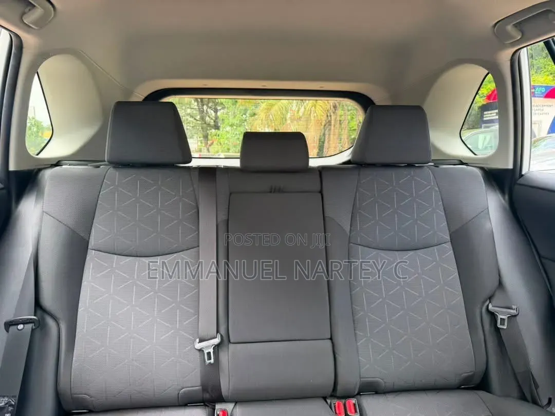 Toyota RAV4 2021 White