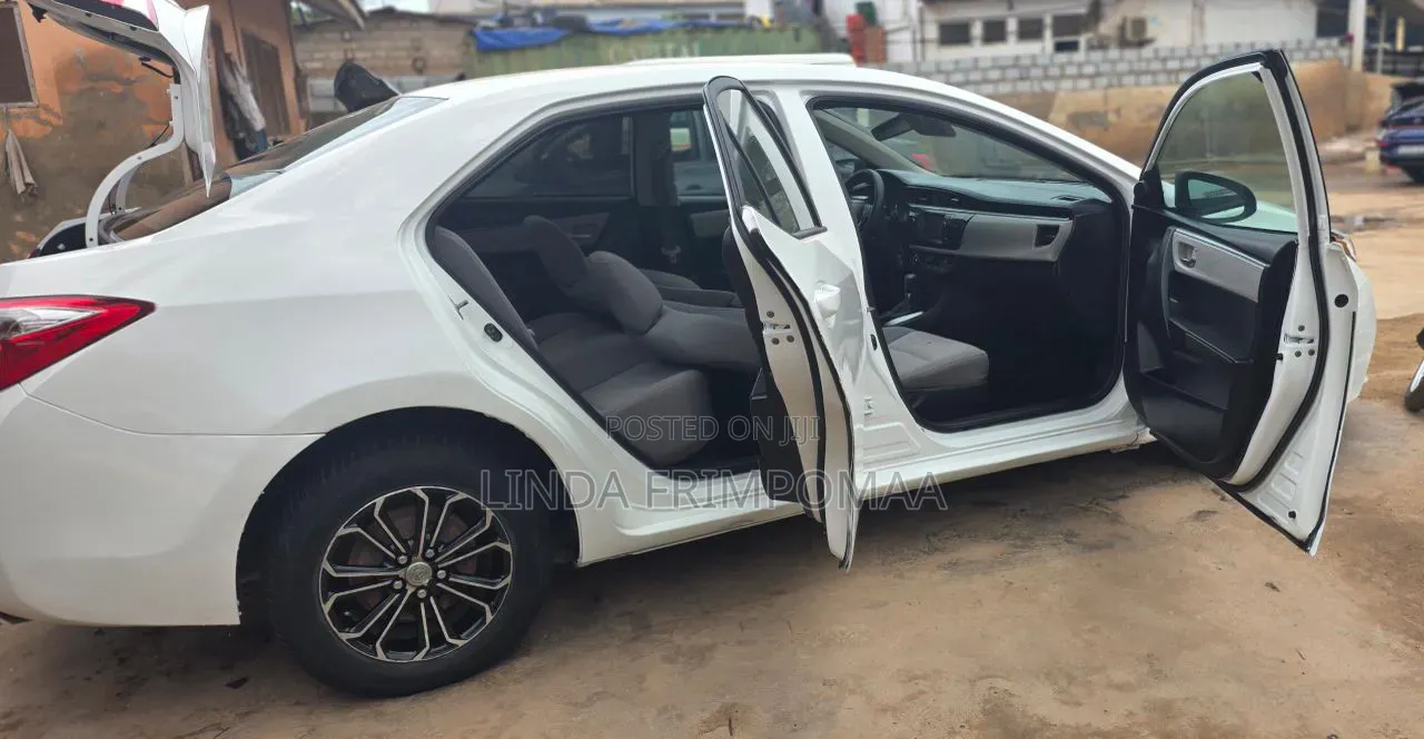 Toyota Corolla L 4dr Sedan (1.8L 4cyl 4A) 2015 White