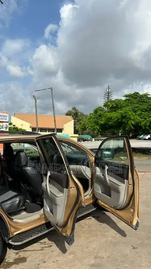 Toyota Highlander 2013 Gold