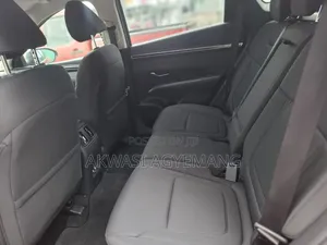 Hyundai Tucson 2022 Red