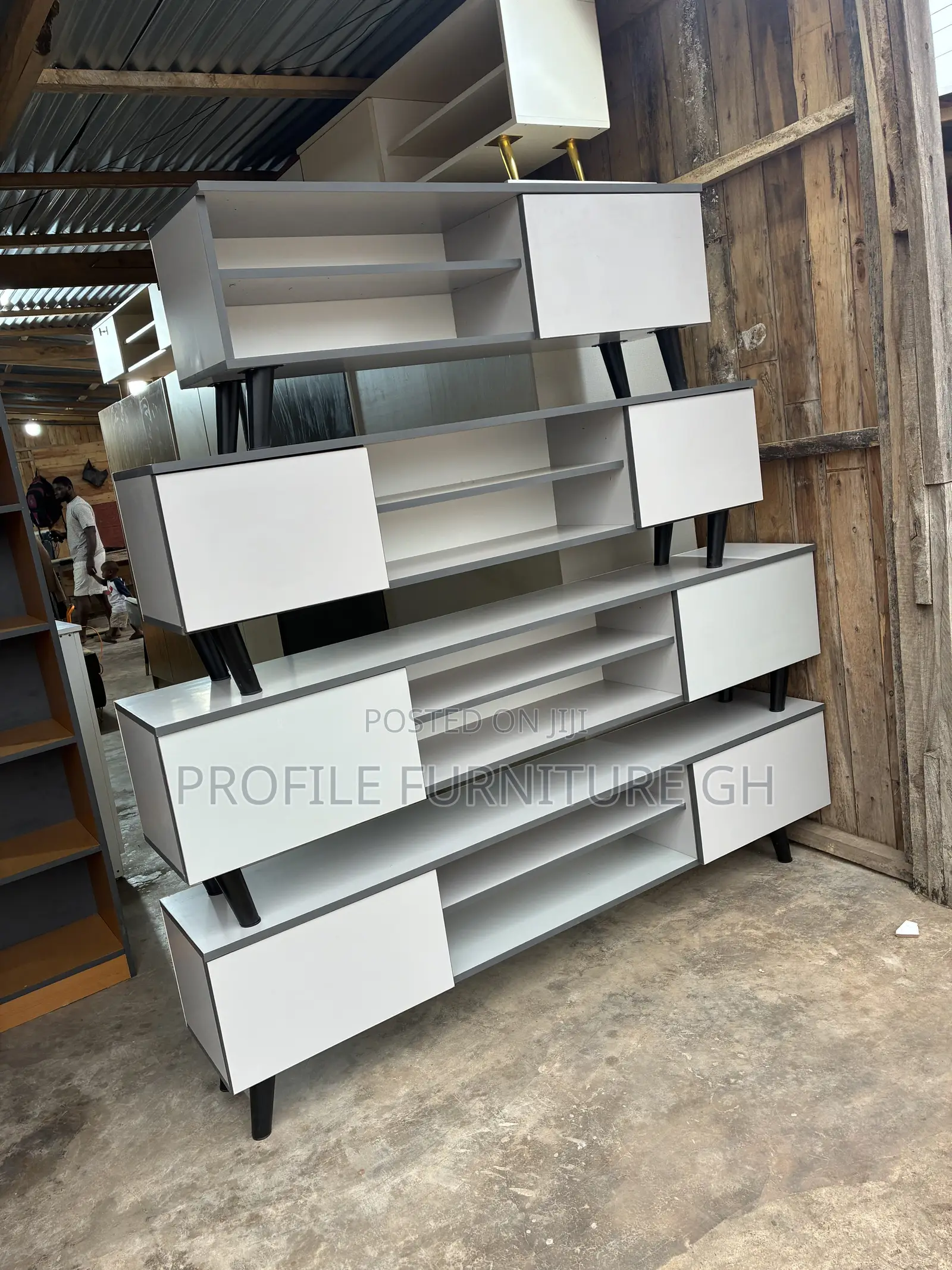 Buy Now and Enjoy the Luxury of This TV Stand//laminated TV Stand