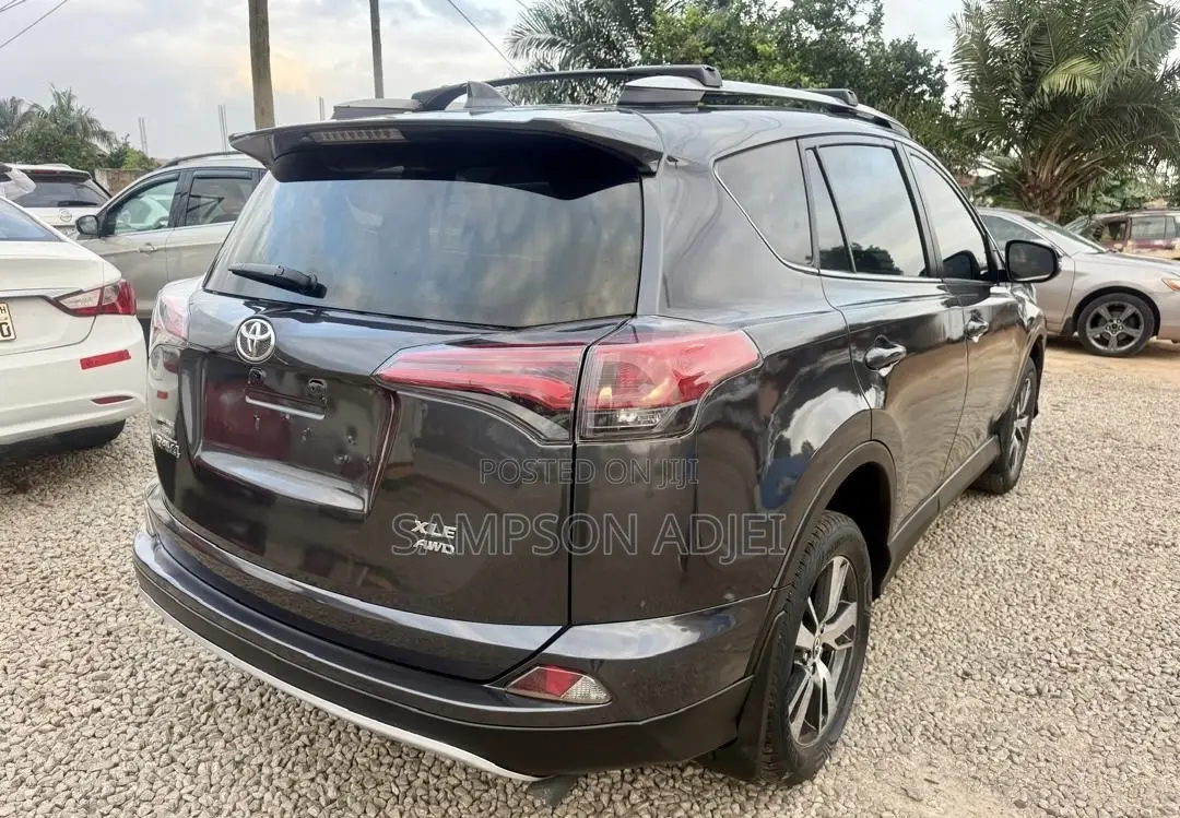 Toyota RAV4 2017 Gray
