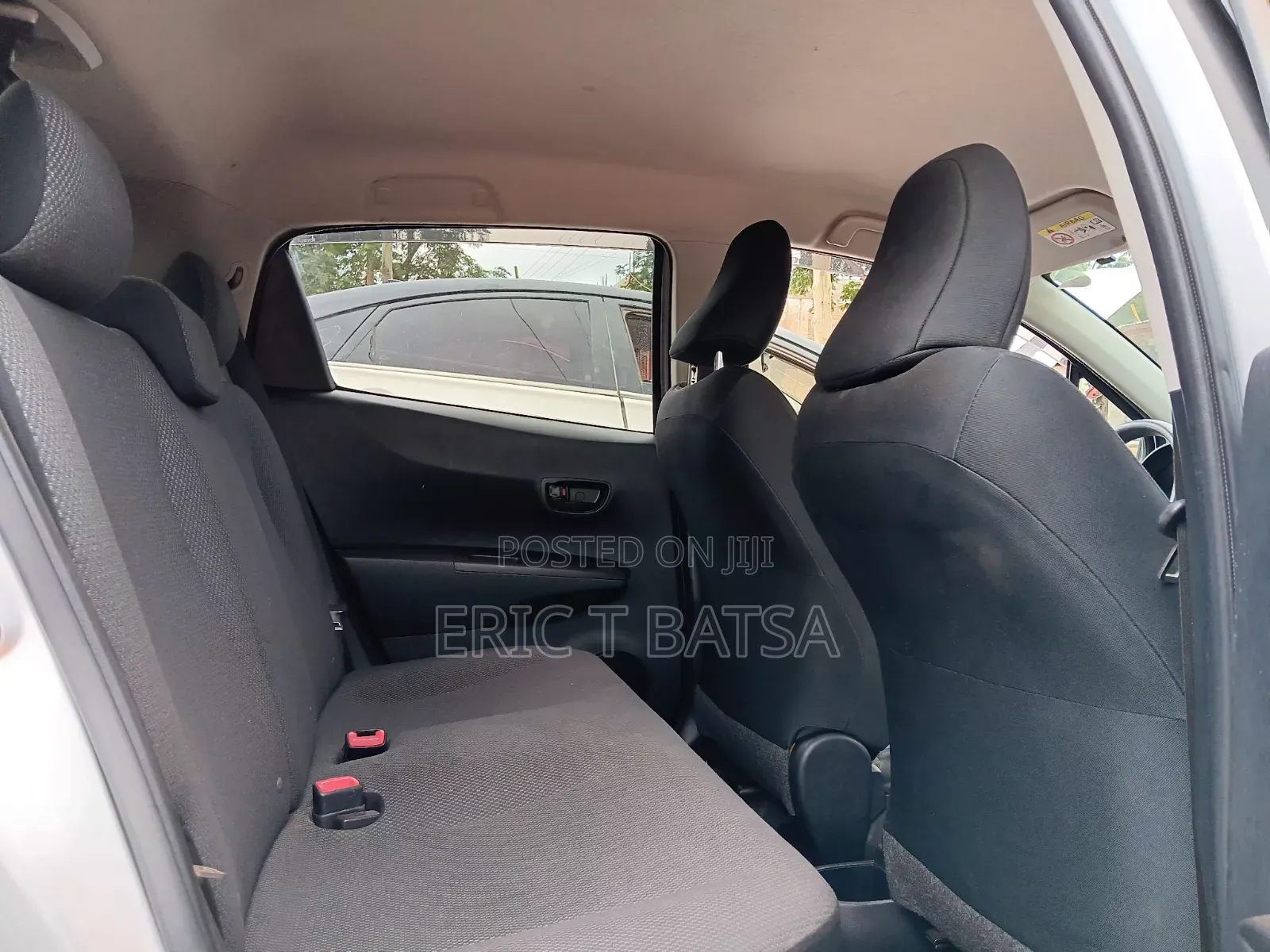 Toyota Vitz 2014 Silver
