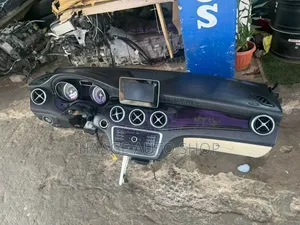 2014-2020 MERCEDES-BENZ CLA250 GLA250 Dashboard Unit Dash Board Panel