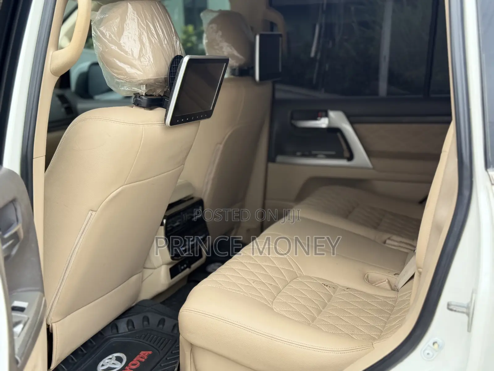 Toyota Land Cruiser 2015 White