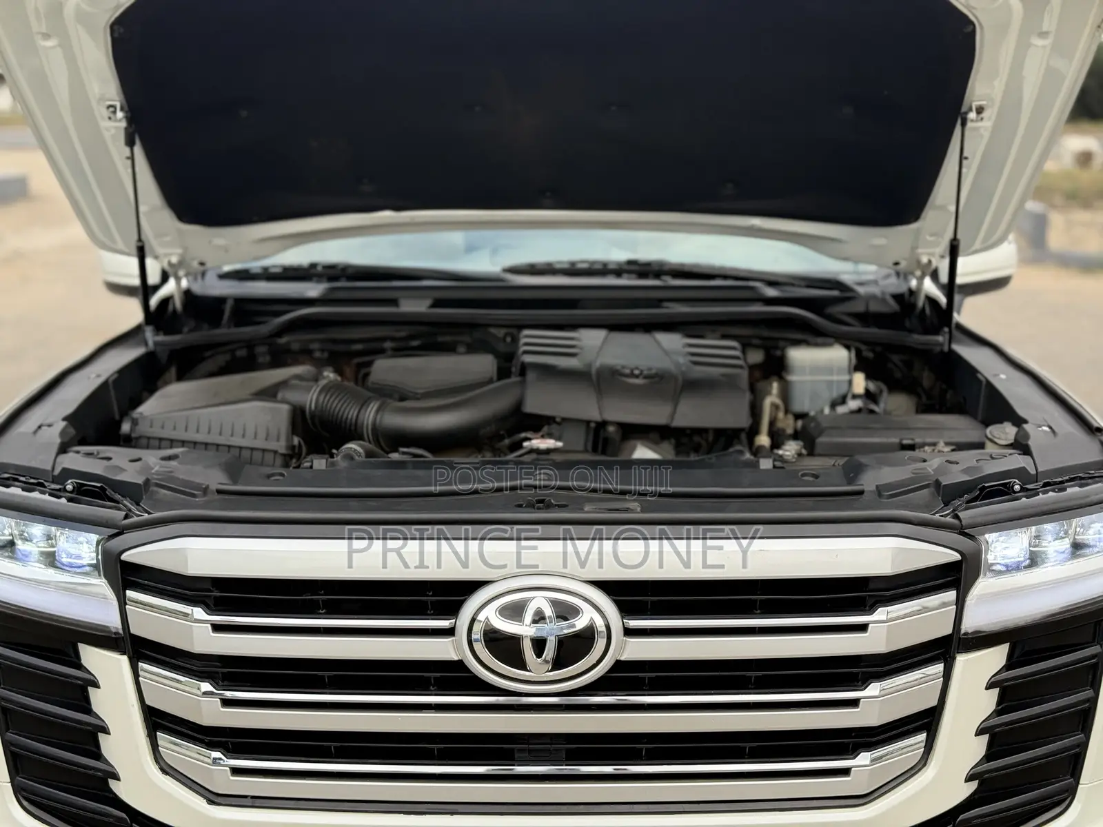 Toyota Land Cruiser 2015 White