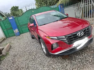 Hyundai Tucson 2022 Red