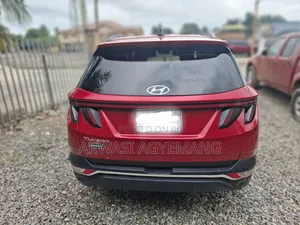 Hyundai Tucson 2022 Red